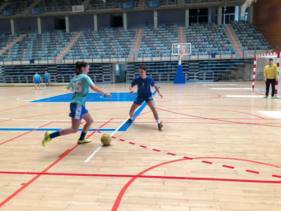 Entrena Futbol sala, conocido también como Futsal.