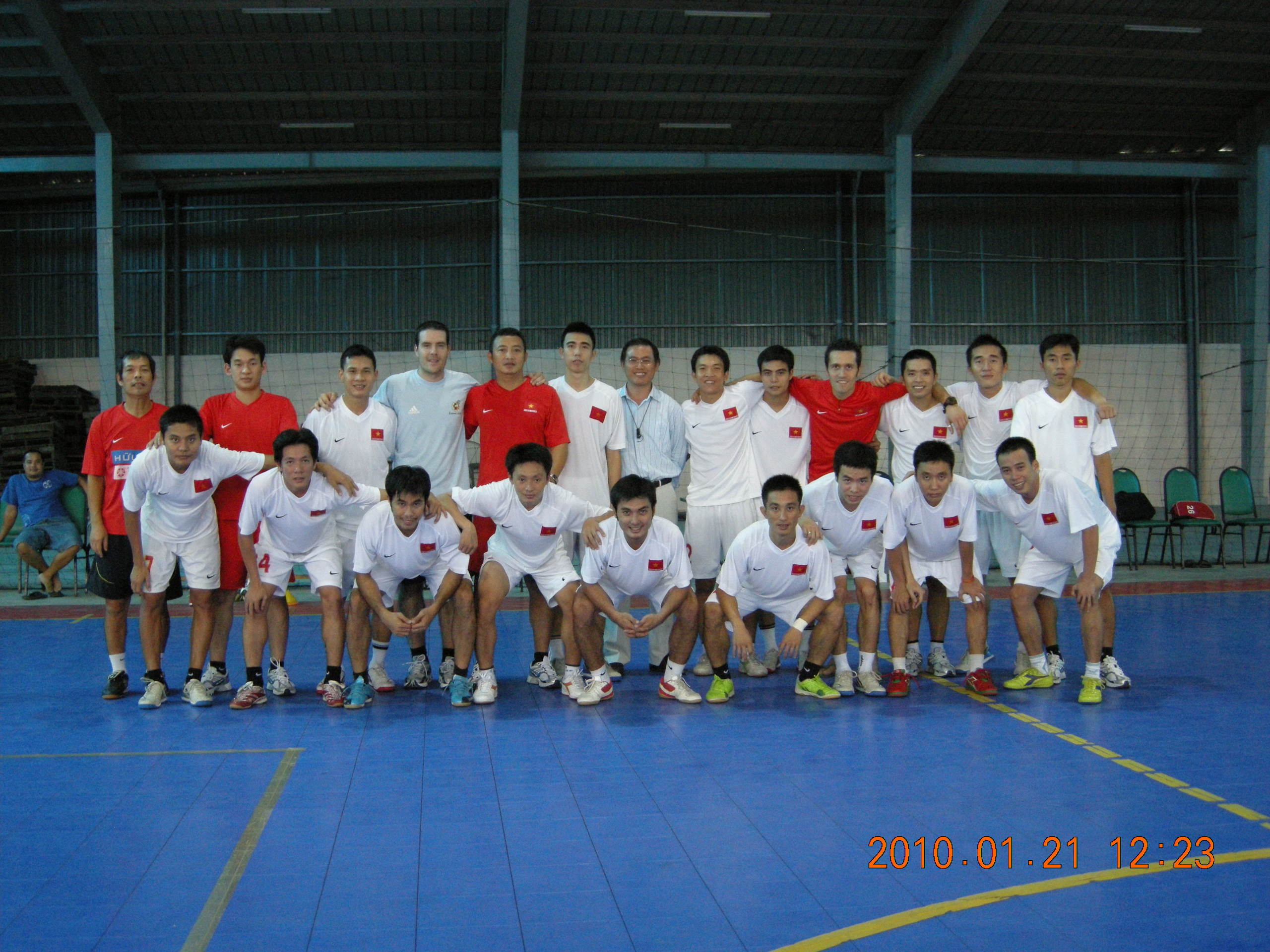 Antonio Gallardo Martínez Antonio Gallardo Martínez con la Selección de Vietnam en 2010